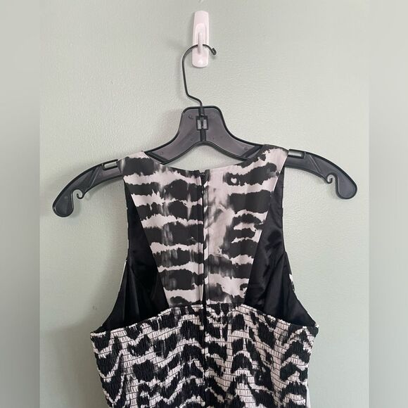 Guess Black and White Zebra Tie Dye Drop Waist T Back Mini Dress SZ 6 - Picture 6 of 9